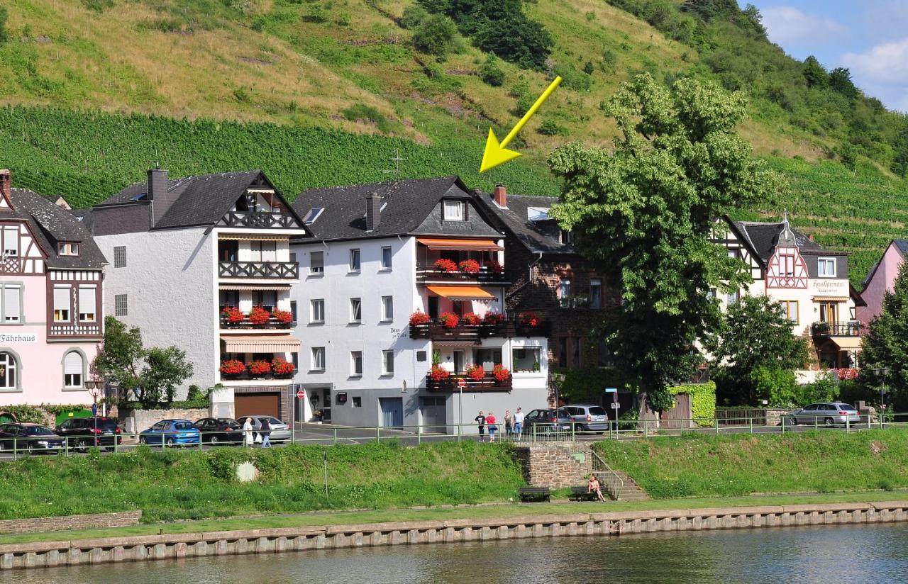 Ferienwohnungen Haus Zur Linde Cochem Esterno foto