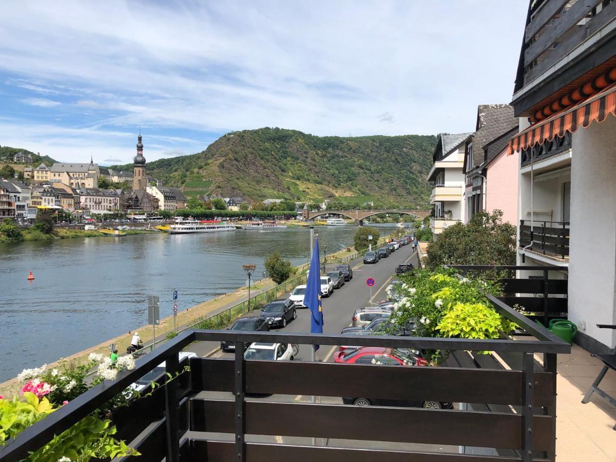 Ferienwohnungen Haus Zur Linde Cochem Esterno foto