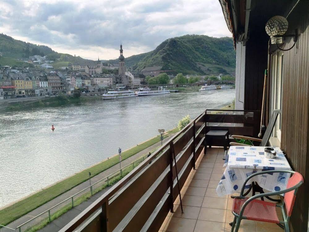 Ferienwohnungen Haus Zur Linde Cochem Esterno foto