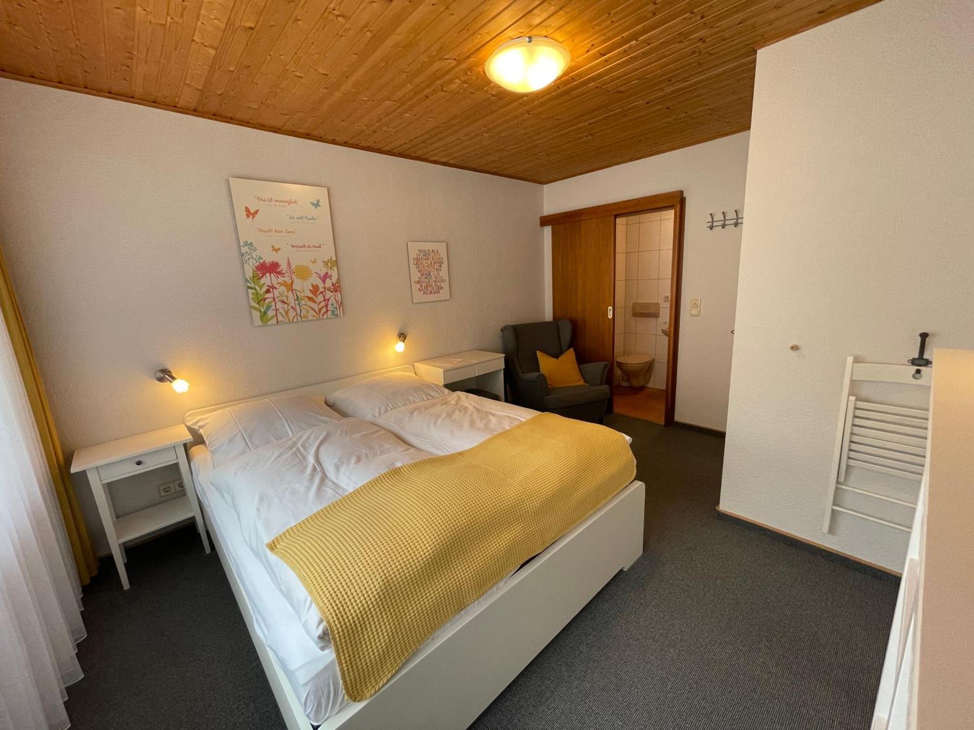 Ferienwohnungen Haus Zur Linde Cochem Esterno foto
