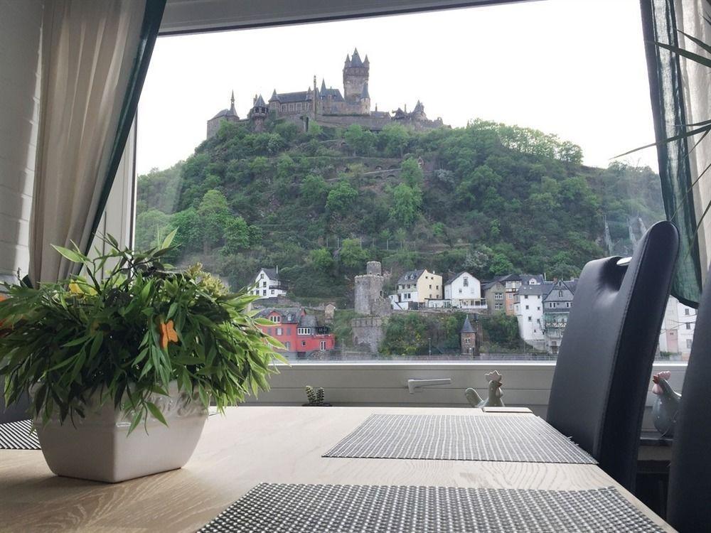 Ferienwohnungen Haus Zur Linde Cochem Esterno foto