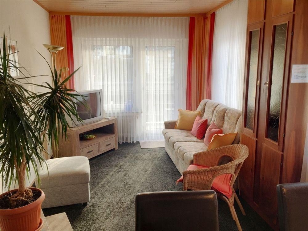 Ferienwohnungen Haus Zur Linde Cochem Esterno foto