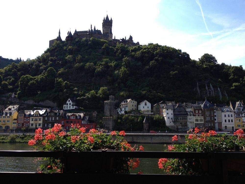 Ferienwohnungen Haus Zur Linde Cochem Esterno foto